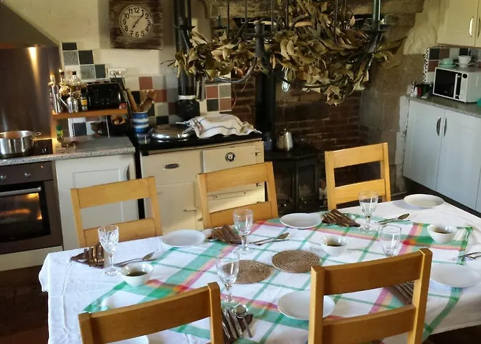 Savriere Main Large House Hébergement de vacances *